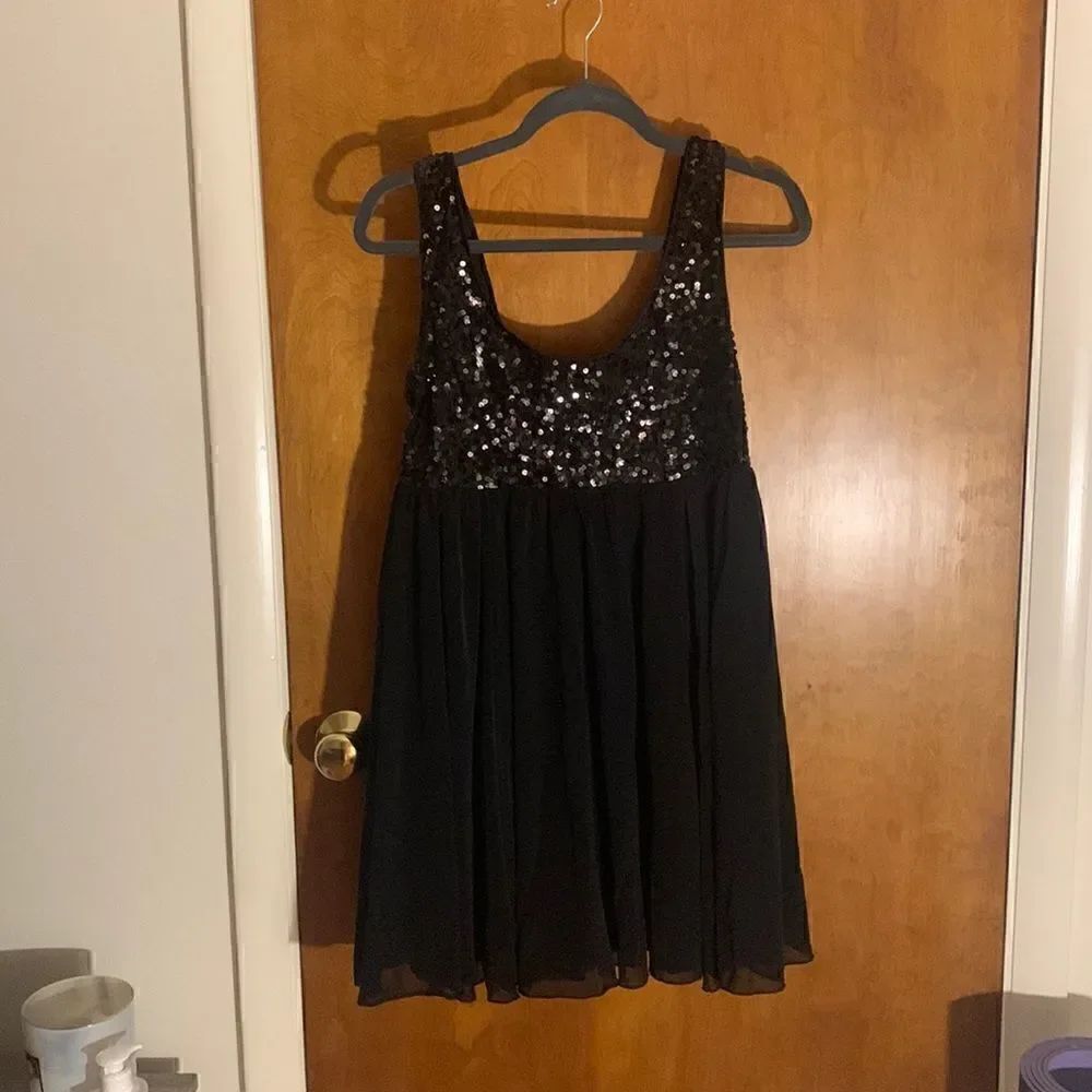 EUC H&M black dress with sequins details! Size 10